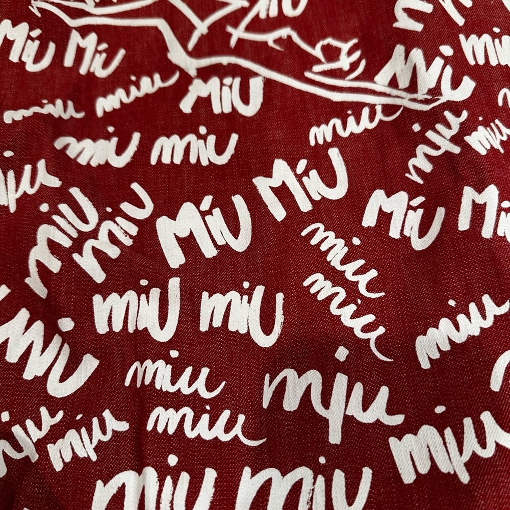 Miu Miu red and White Graphic Tote with zipper and tag-no dust bag - Picture 2 of 13